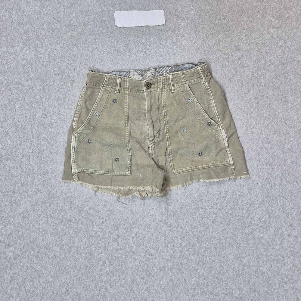 American Eagle Outfitters Women Shorts 6 Green Floral Embroidered Button 3"